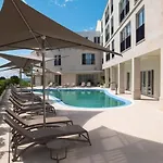 Lux Vista Suite